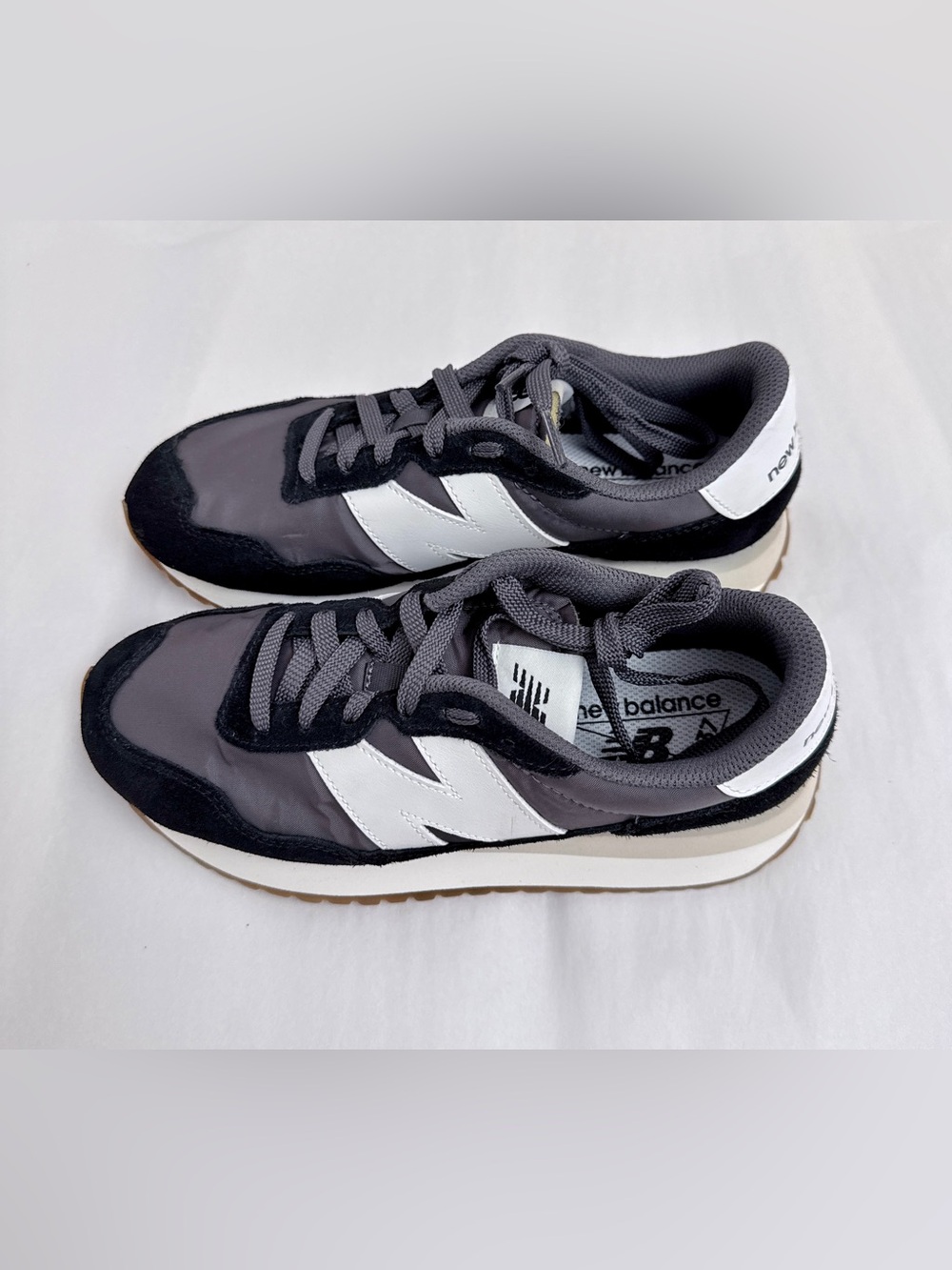 New Balance Women’s 237 sneakers in black in size 7 - Picture 4 of 8